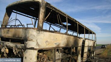 Сгоревший автобус в Михайловке