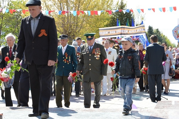 Михайловка день города. 9 Мая торжество. Директор Ишимбайский лесхоз.